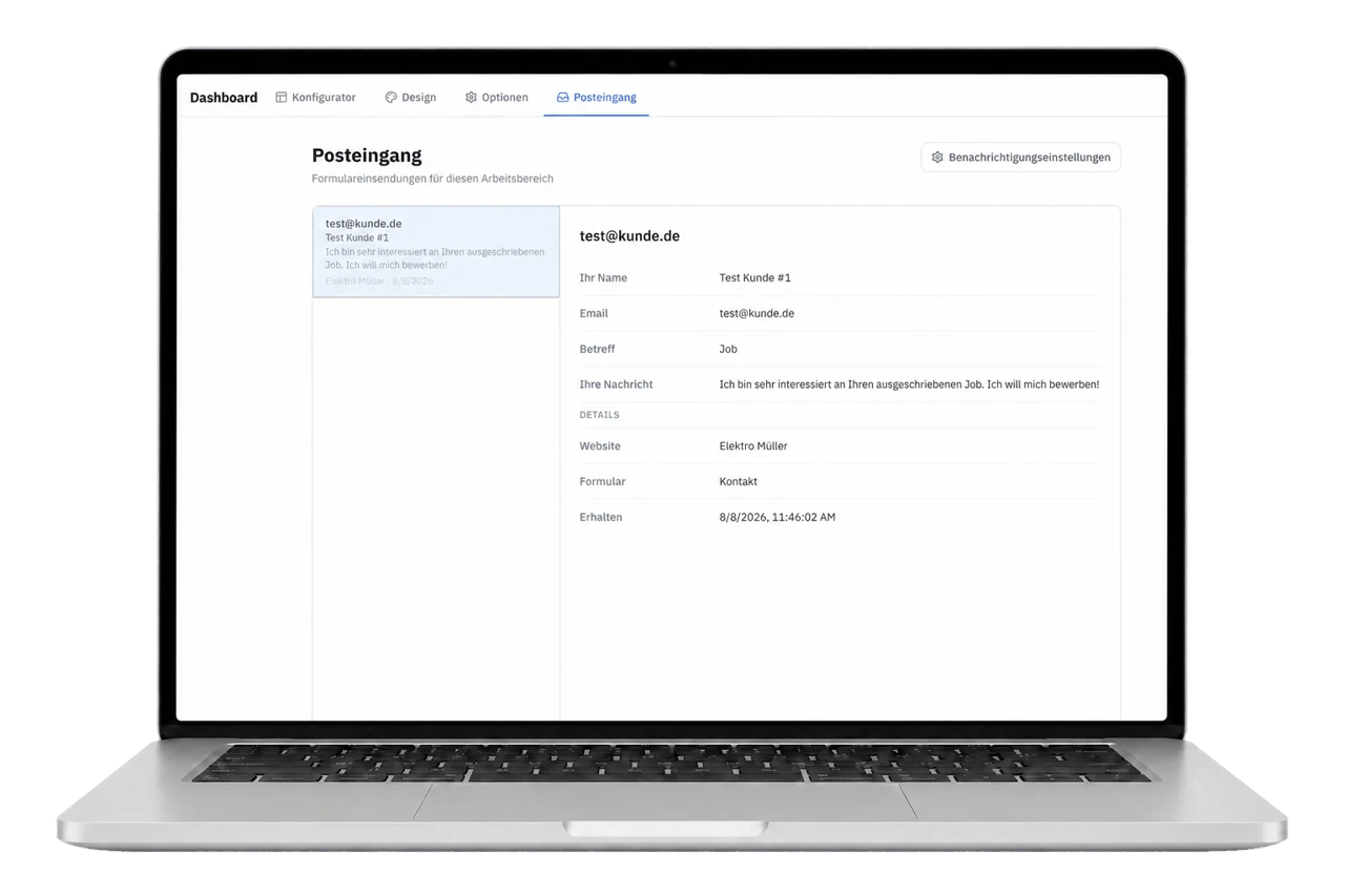 Laptop mit Dashboard-Posteingang, der eine Formularnachricht mit Absender, E-Mail und Nachricht anzeigt.