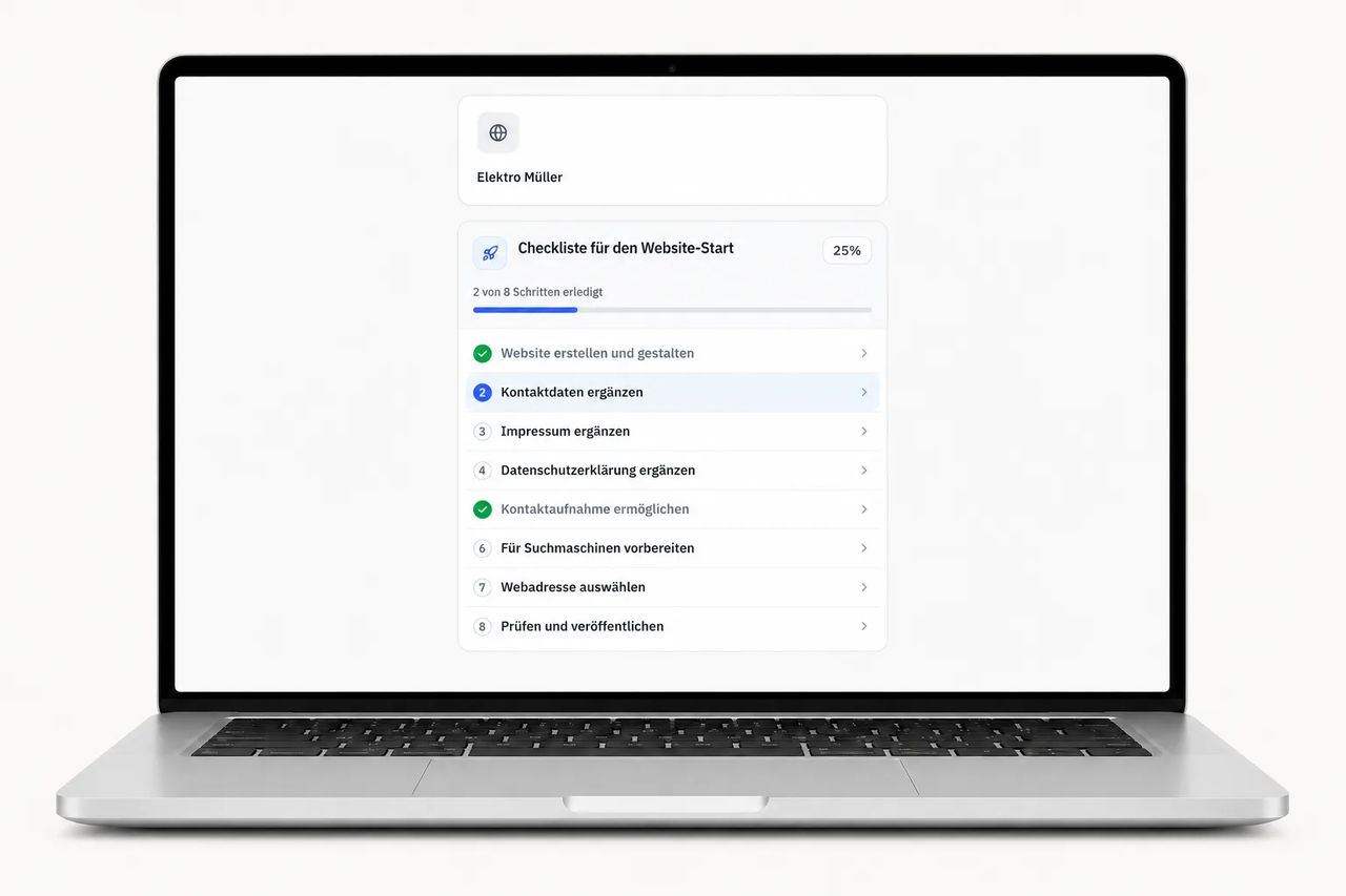 Laptop zeigt die „Checkliste für den Website-Start“ mit acht Schritten und 25 Prozent Fortschritt.