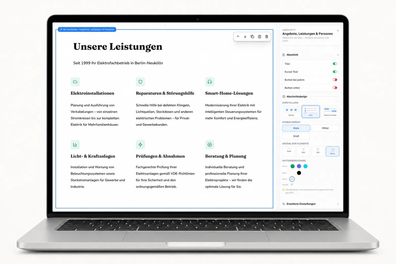 Ein Laptop zeigt den Website-Editor mit der Seite „Unsere Leistungen“ und einem Einstellungsbereich für Abschnitte.